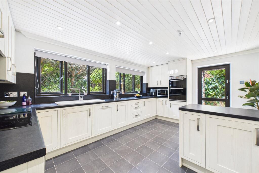 Kitchen/Breakfast Rm