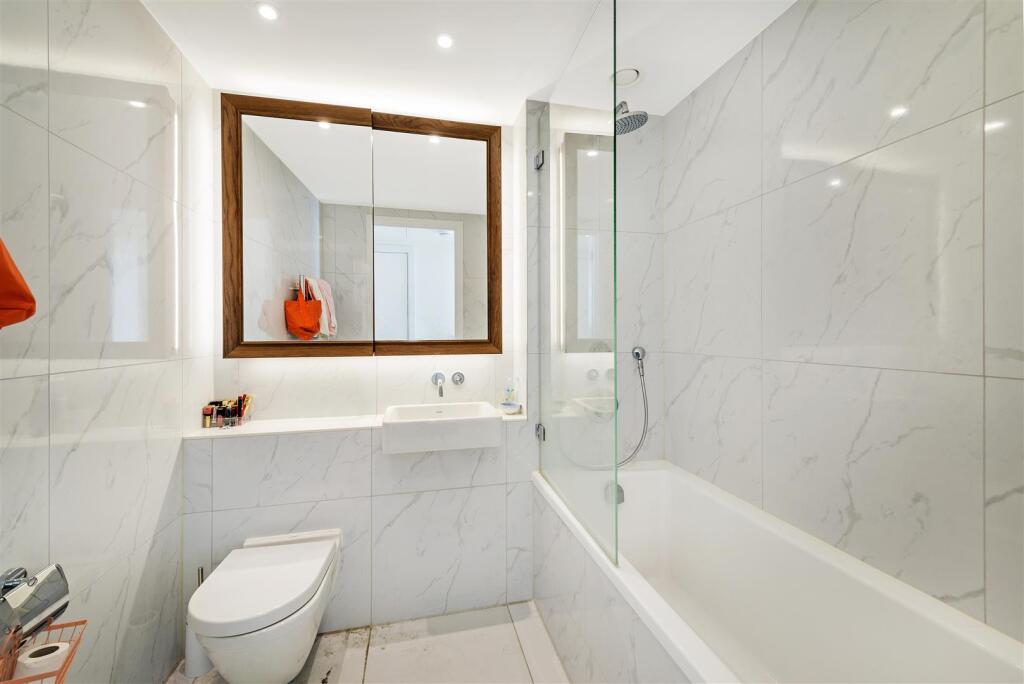 Bathroom.jpg