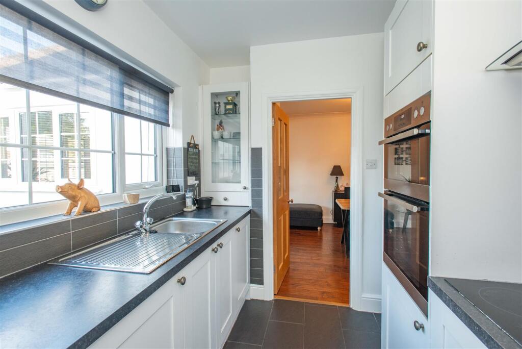 2024.11.12 22 Rookesley Rd, BR5 4HJ-8788.jpg