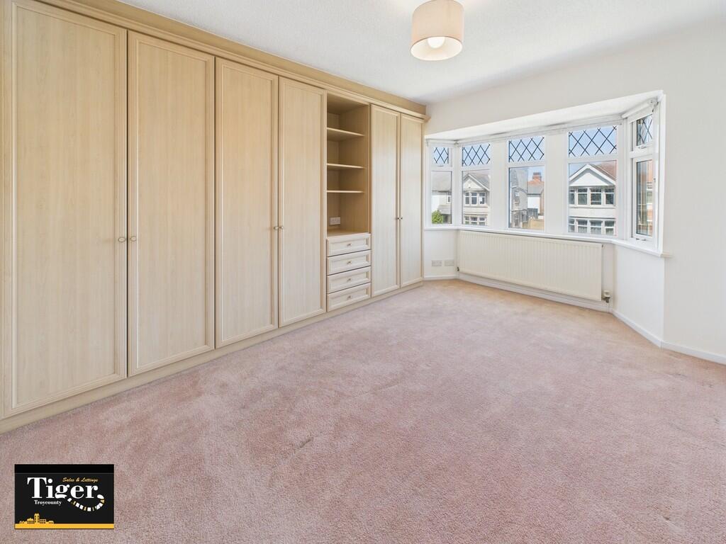 CAM02176G0-PR0596...