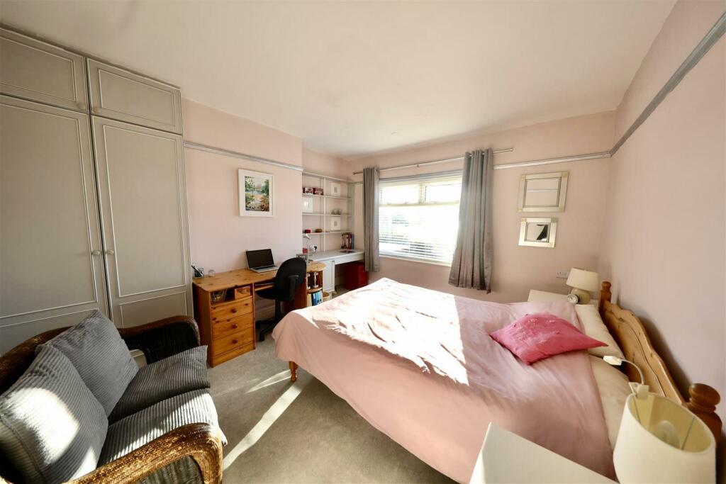 32 Allderidge - Bedroom.jpg