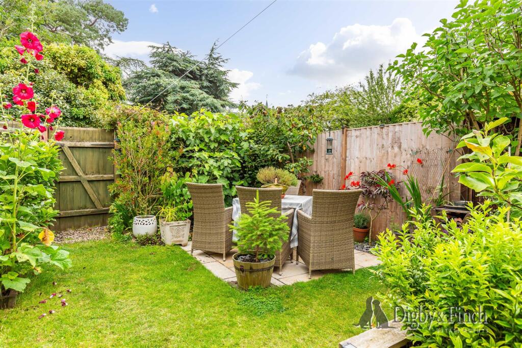 Shaftesbury Avenue, Upper Saxondale, Radcliffe on 