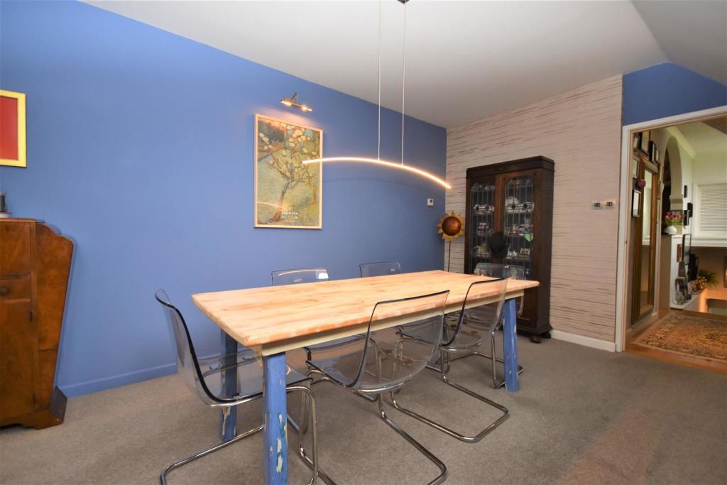 Dining Area.JPG
