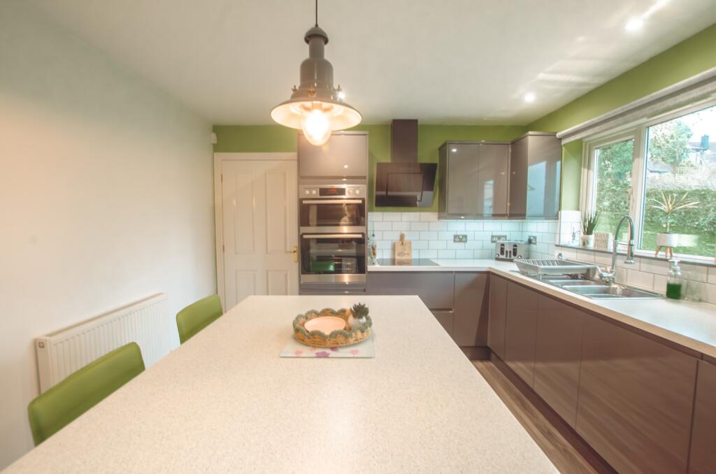 20 Barons Meadows TPS Bodmin 01208 74182-36