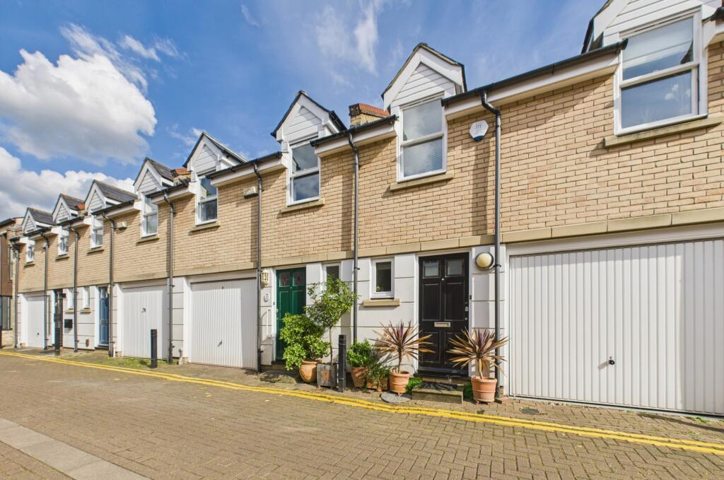 CAM02545G0-PR0390-STILL017