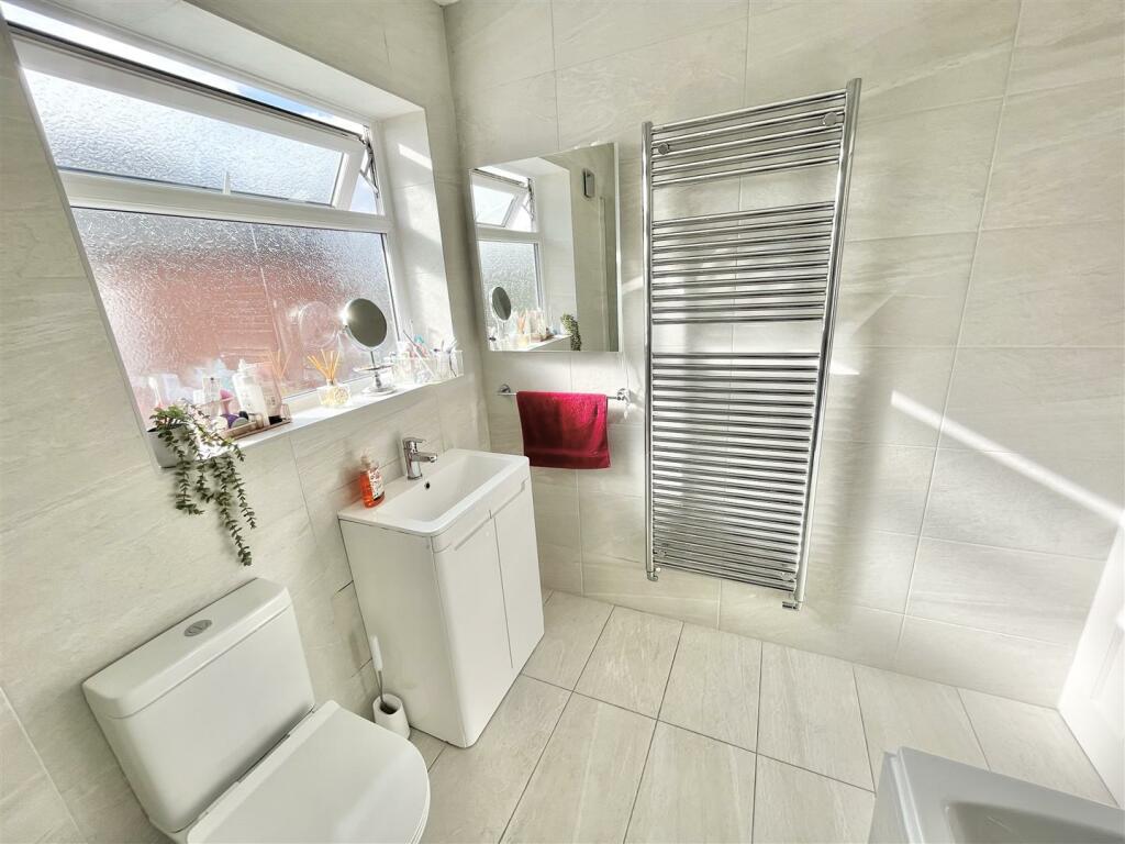 Bathroom Aspect 2