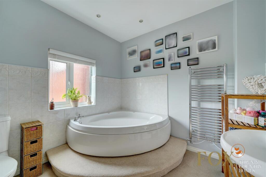 23 Hawthorn Rise (20).jpg