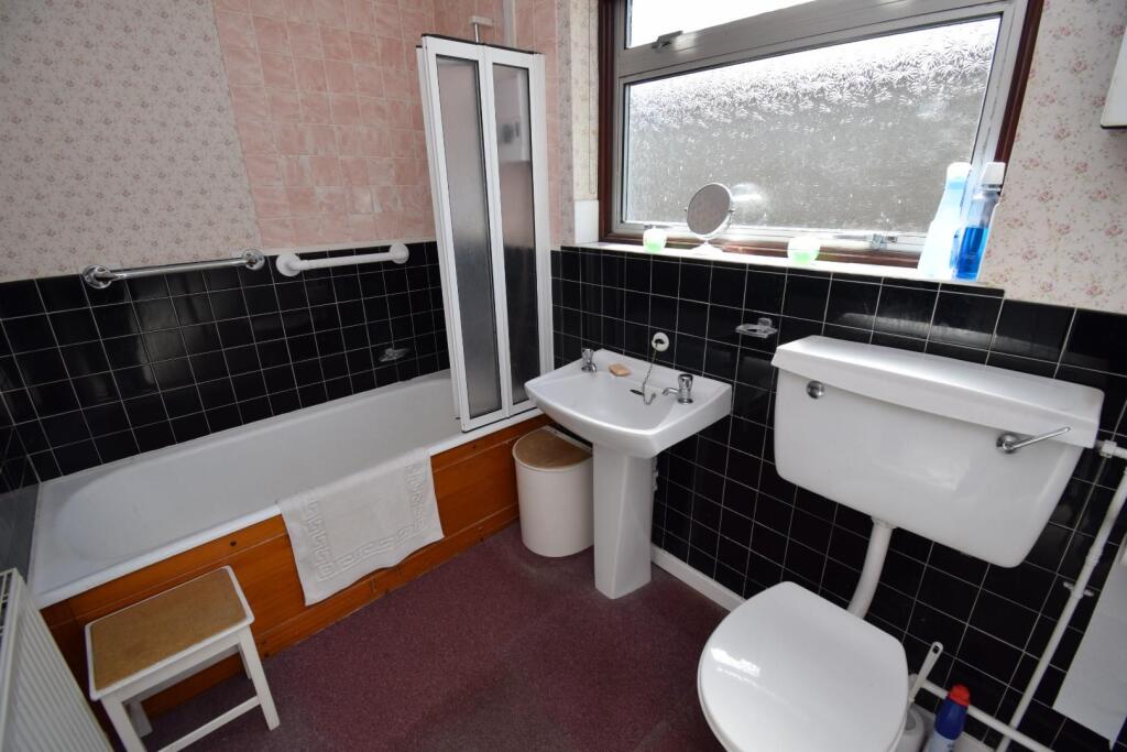 Bathroom.JPG
