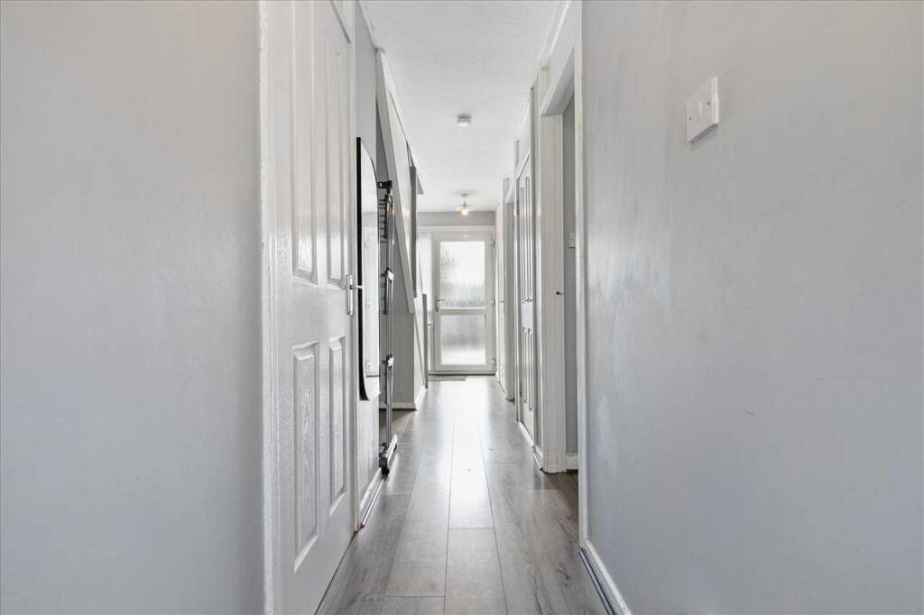 Entrance Hallway (1)