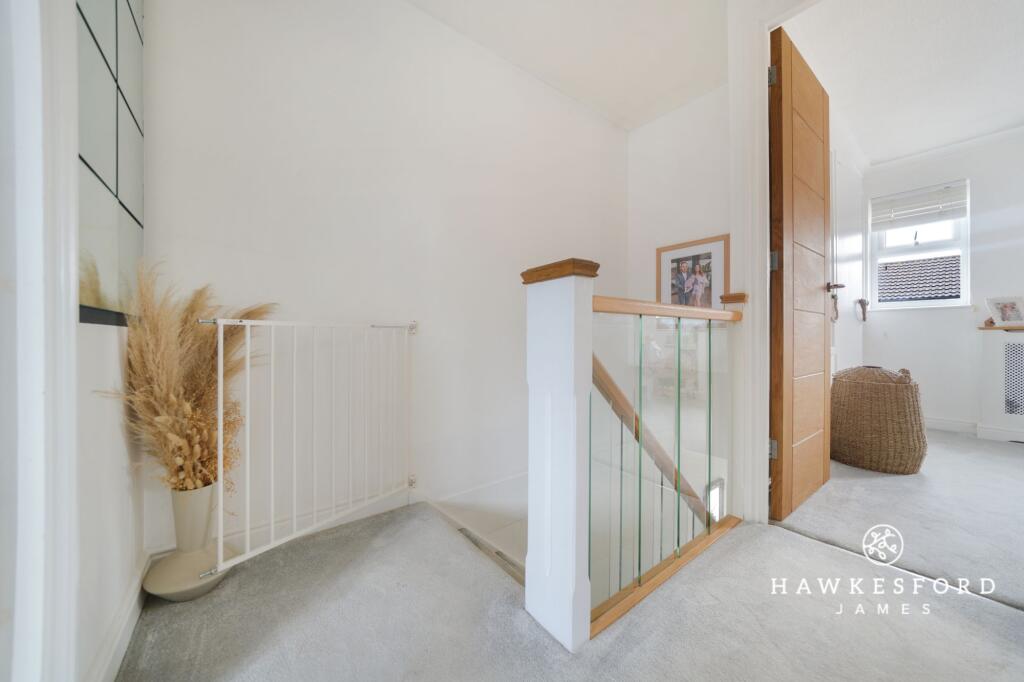 Diligent Drive, Sittingbourne - Landing