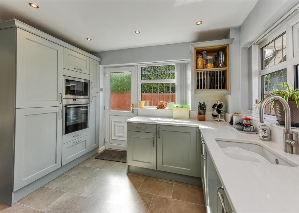 4 The Grange-Kitchen (2).jpg