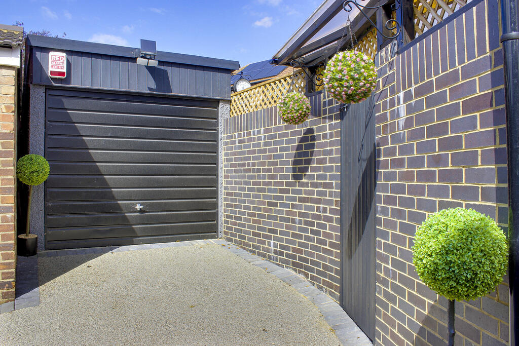 Greenock Way, Romford RM1