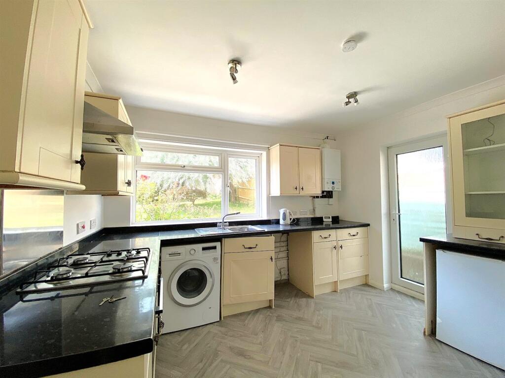 1 Saltdean Way - Kitchen1.jpg