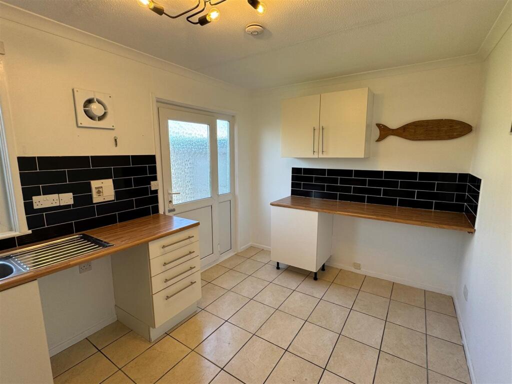 26 Churchfields Road Kitchen