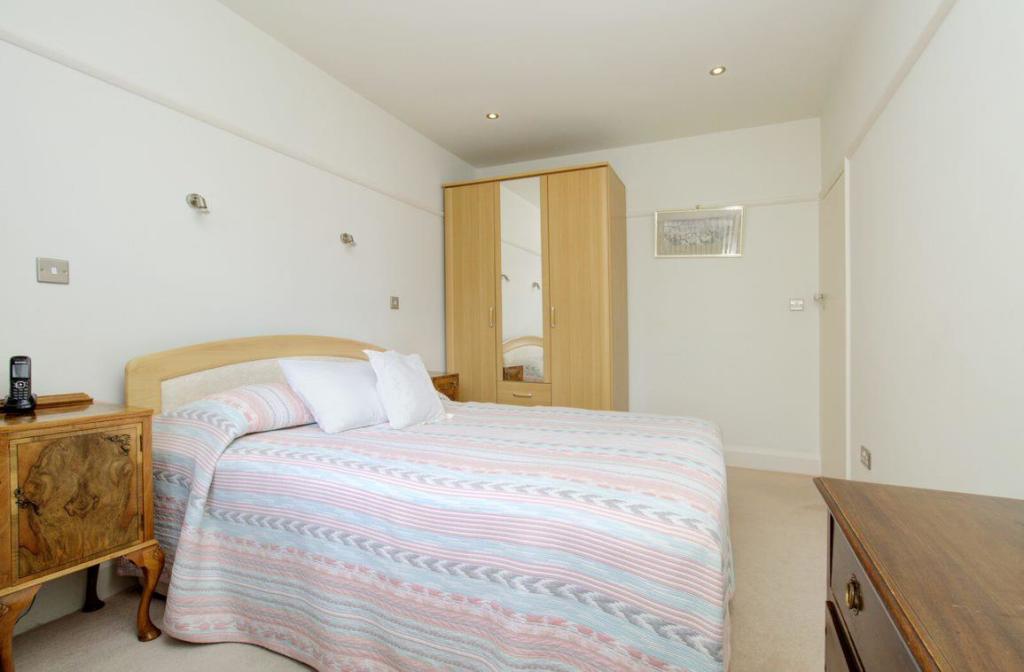 2nd bedroom.jpg