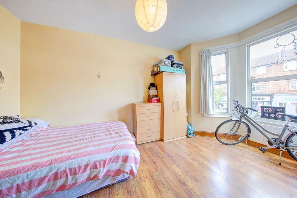 74aN-Bed2.jpg