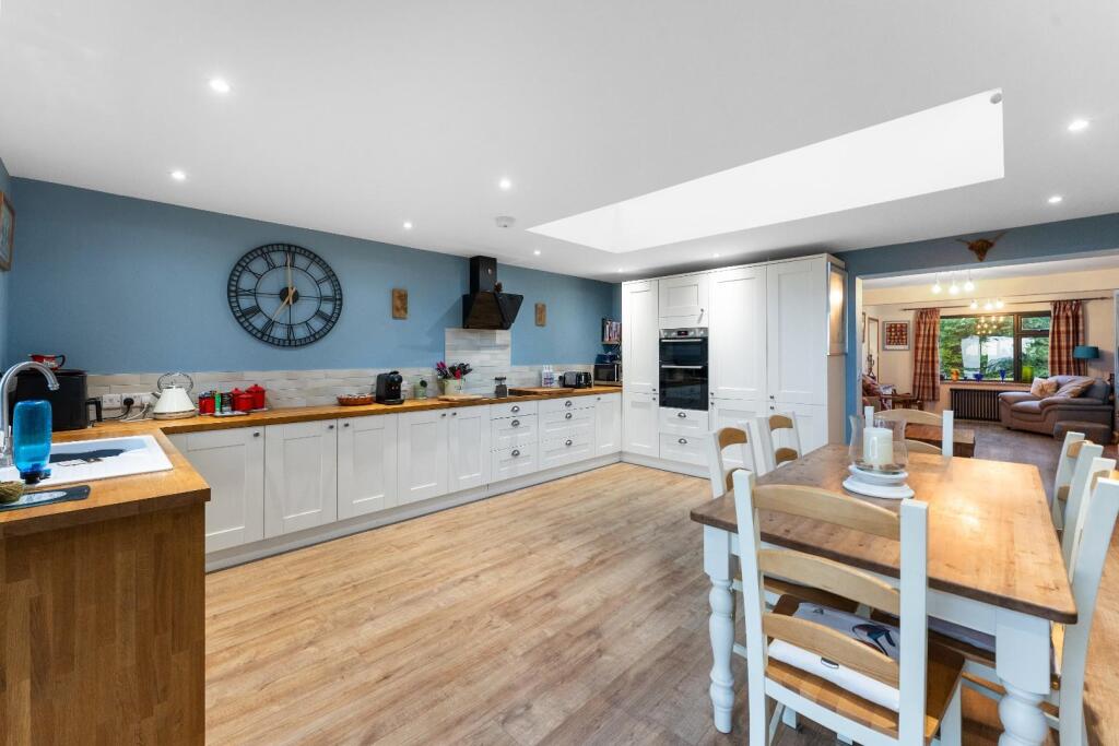 1.16 - kitchen diner.jpg