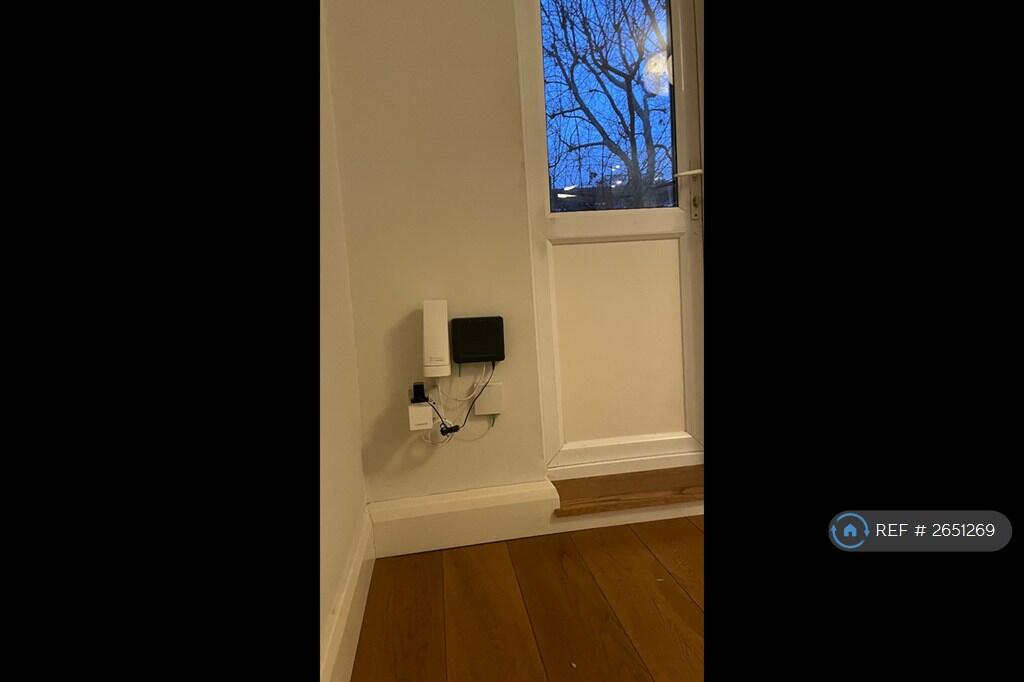 Superfast Fibre Broadboand