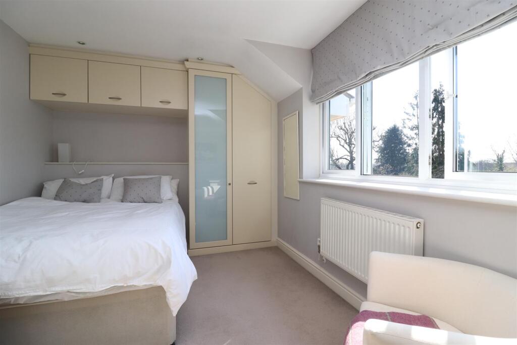 bedroom.JPG