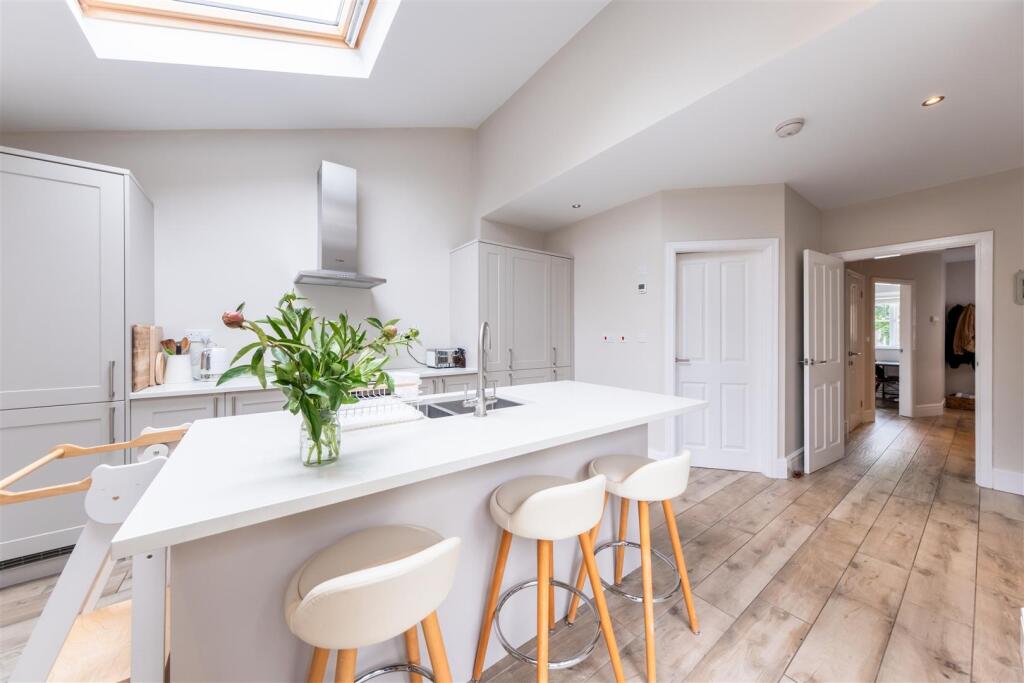 36 The Ridgeway-002.jpg