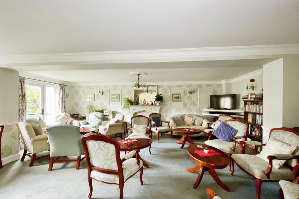 RESIDENTS LOUNGE