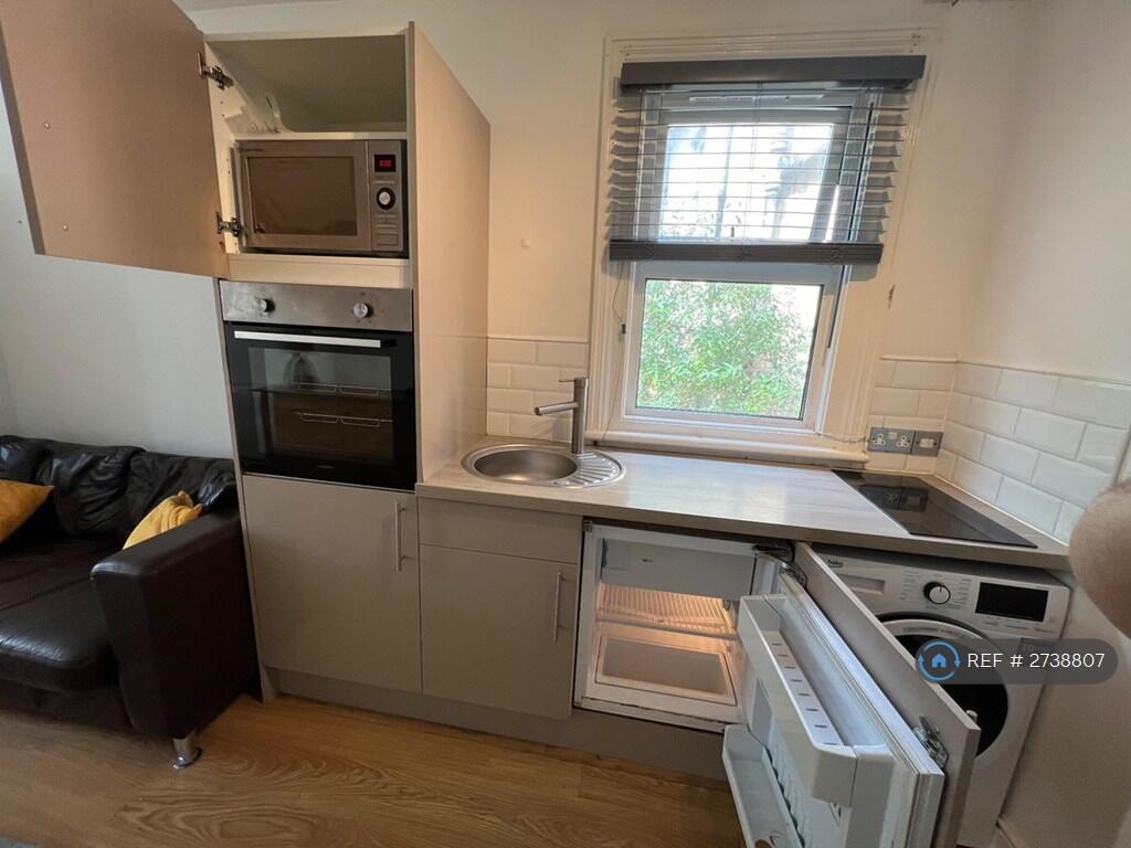 Integrated Appliances Incl Bluetooth Washer Dryer
