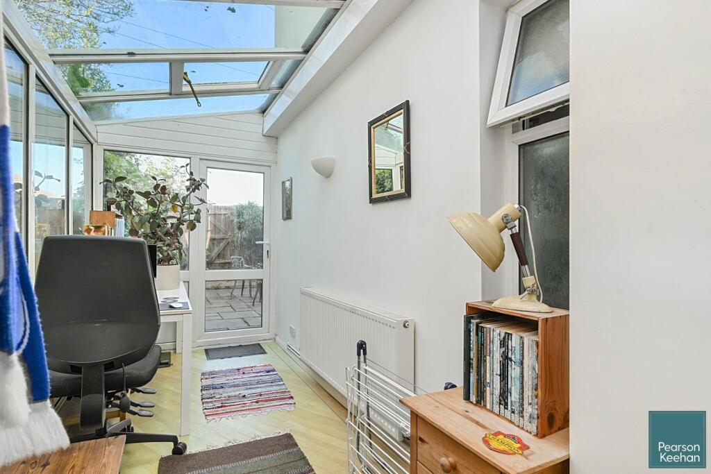 13 Marine Ave. BN3 (13).jpg