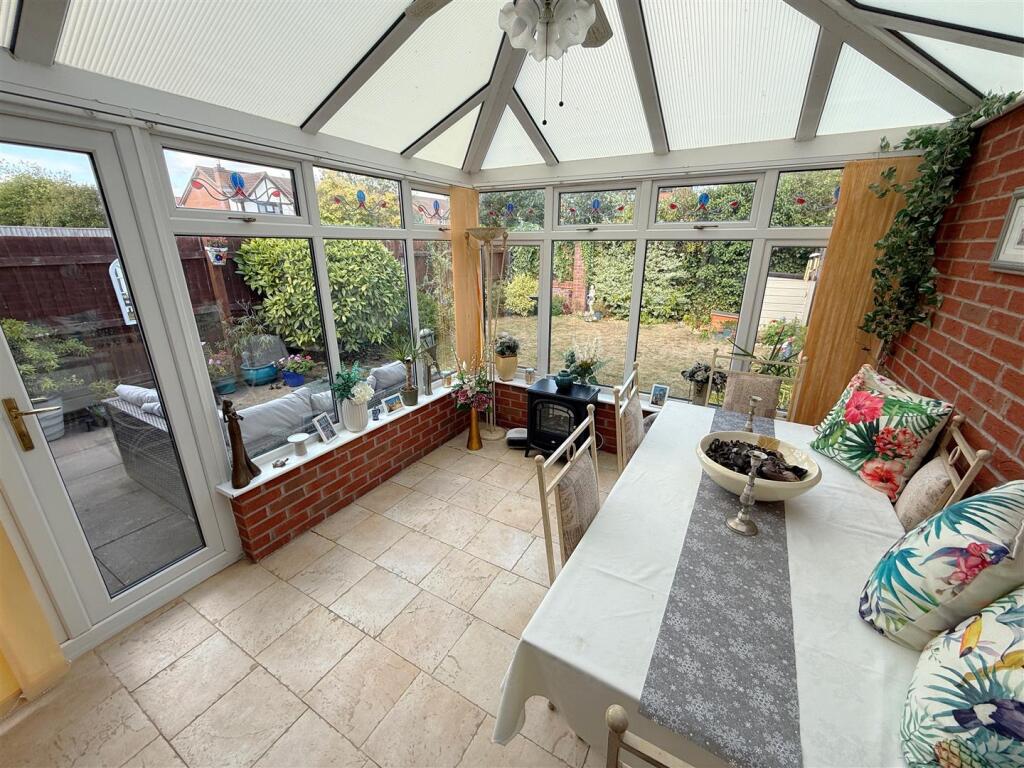 Conservatory / Dining Room