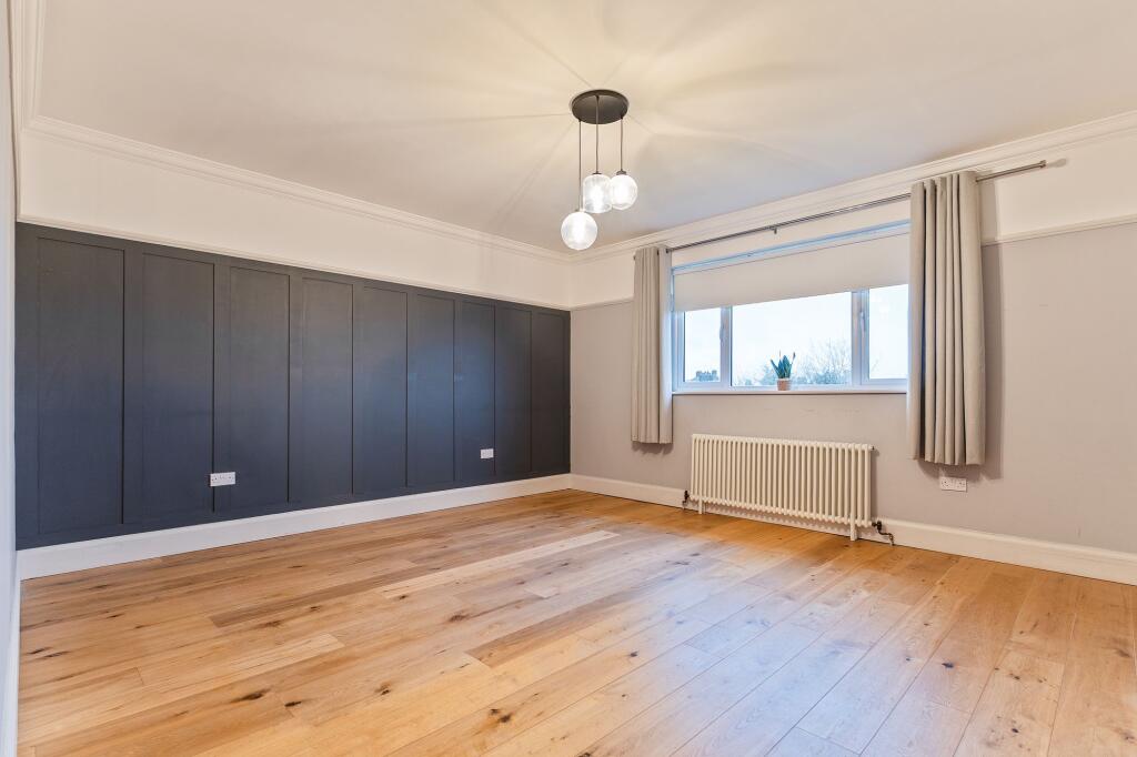 Bedroom including walk in wardrobe