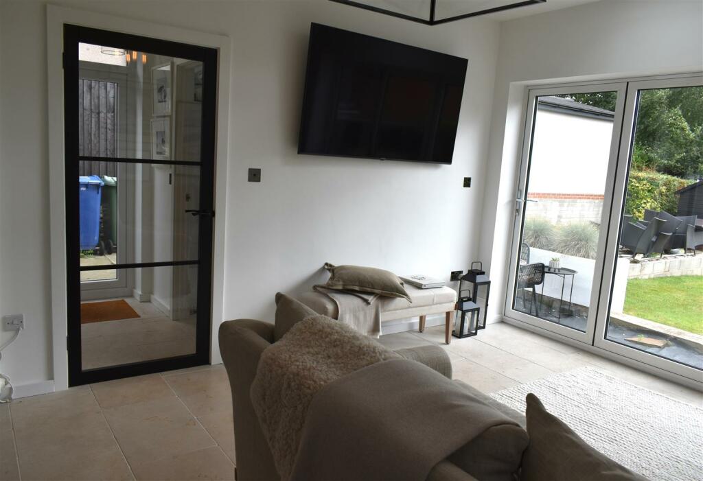 sun room 2.JPG