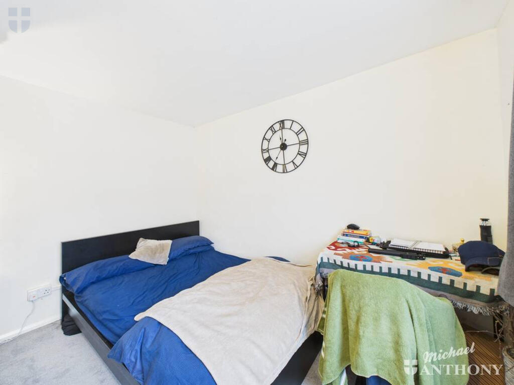 CAM03218G0-PR0853-STILL019-thumbnail-h750-70