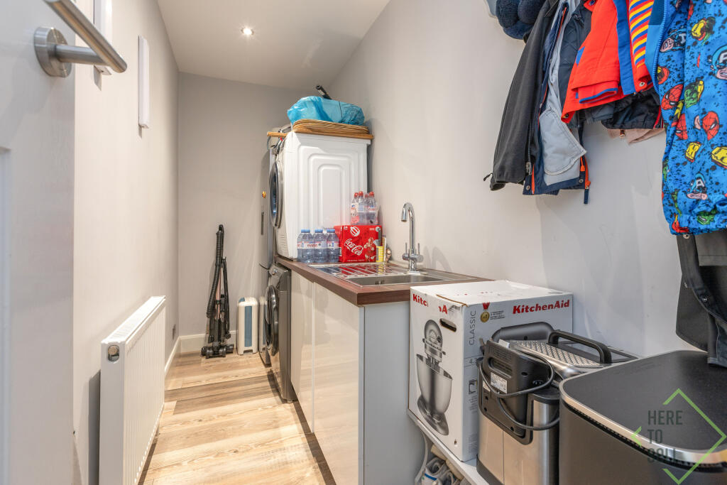 23 Vicars Close, Enfield EN1 3DN-22