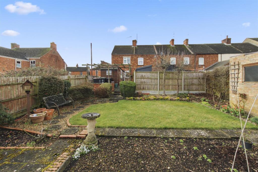 Finedon Road  (20).jpg
