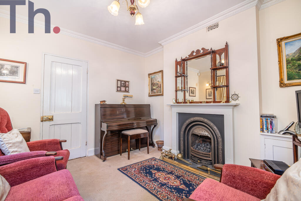 Lounge with original features