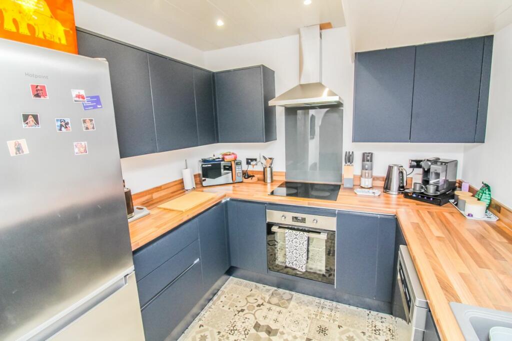 Kitchen pic 2