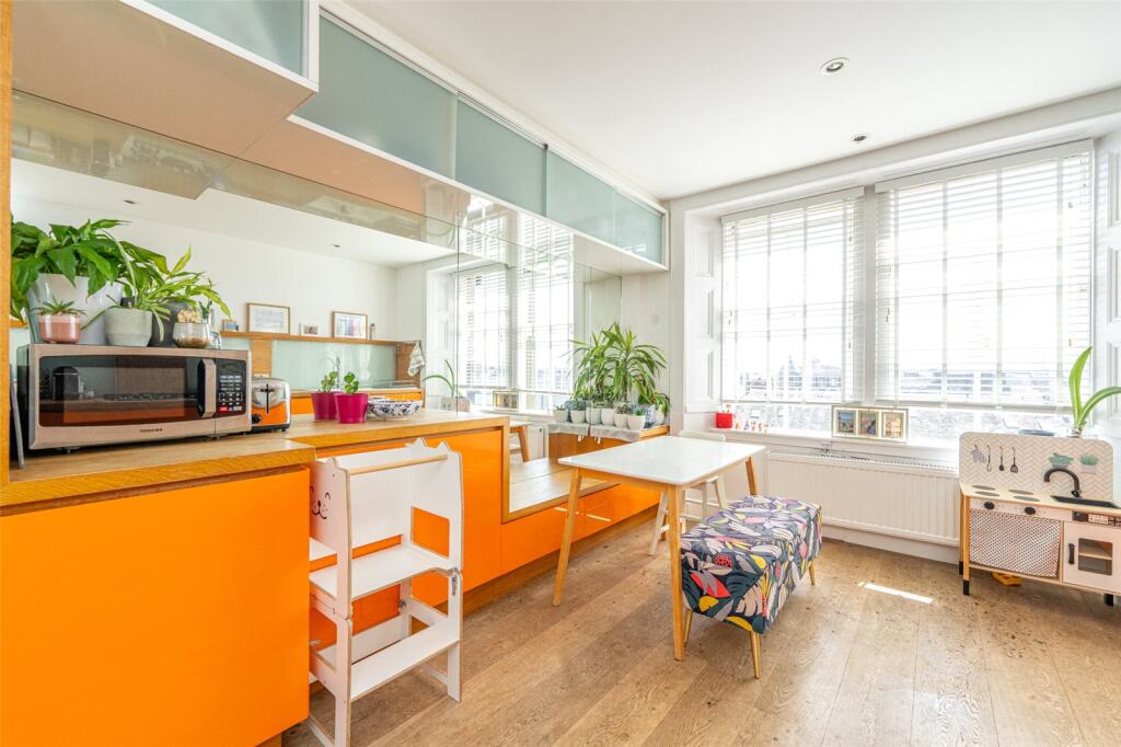 Kitchen Alt