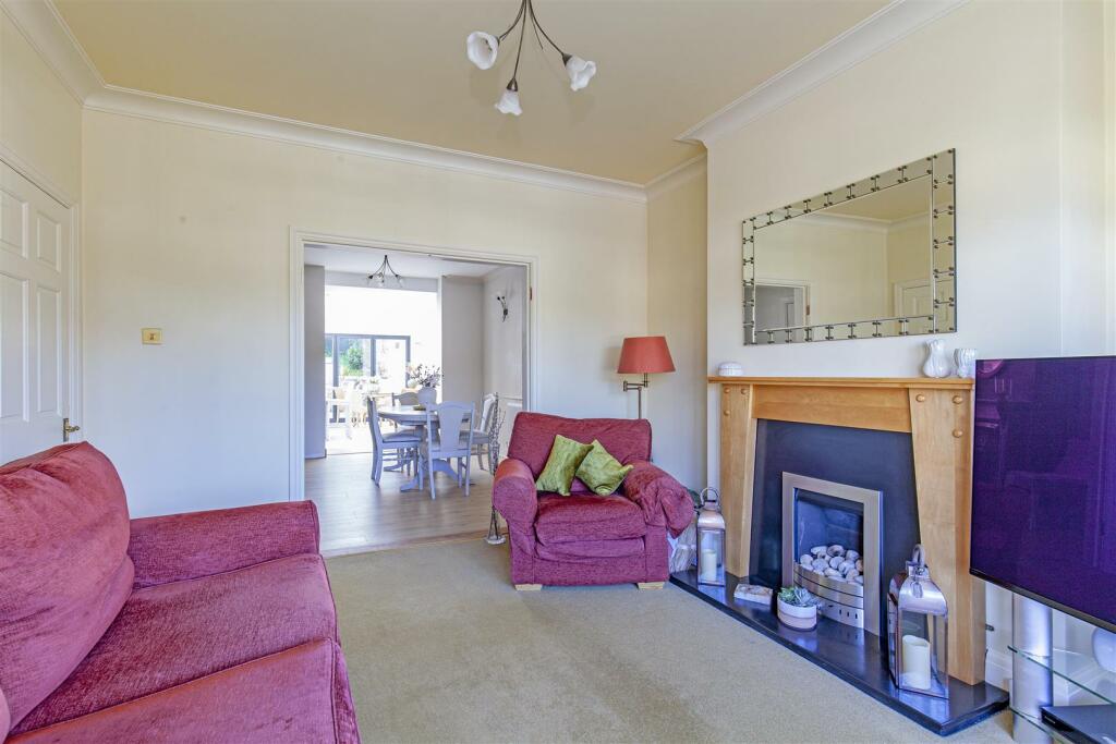Reception Room-3.jpg