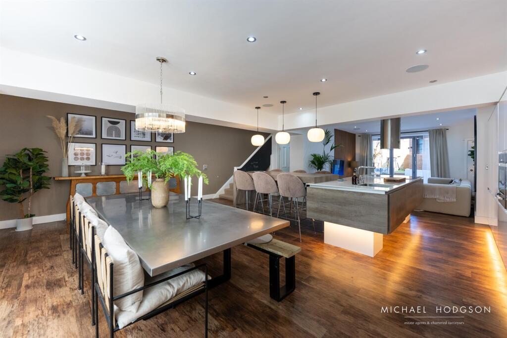 Family / Dining Room / Kitchen