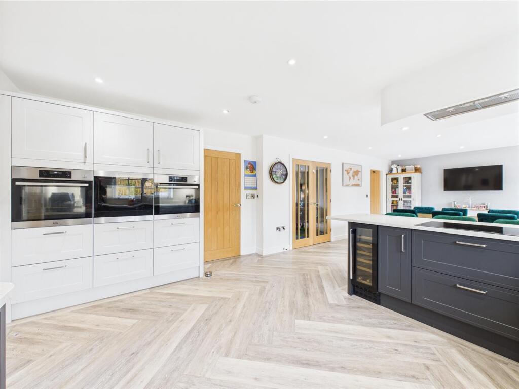 Fabulous Open Plan Living Kitchen