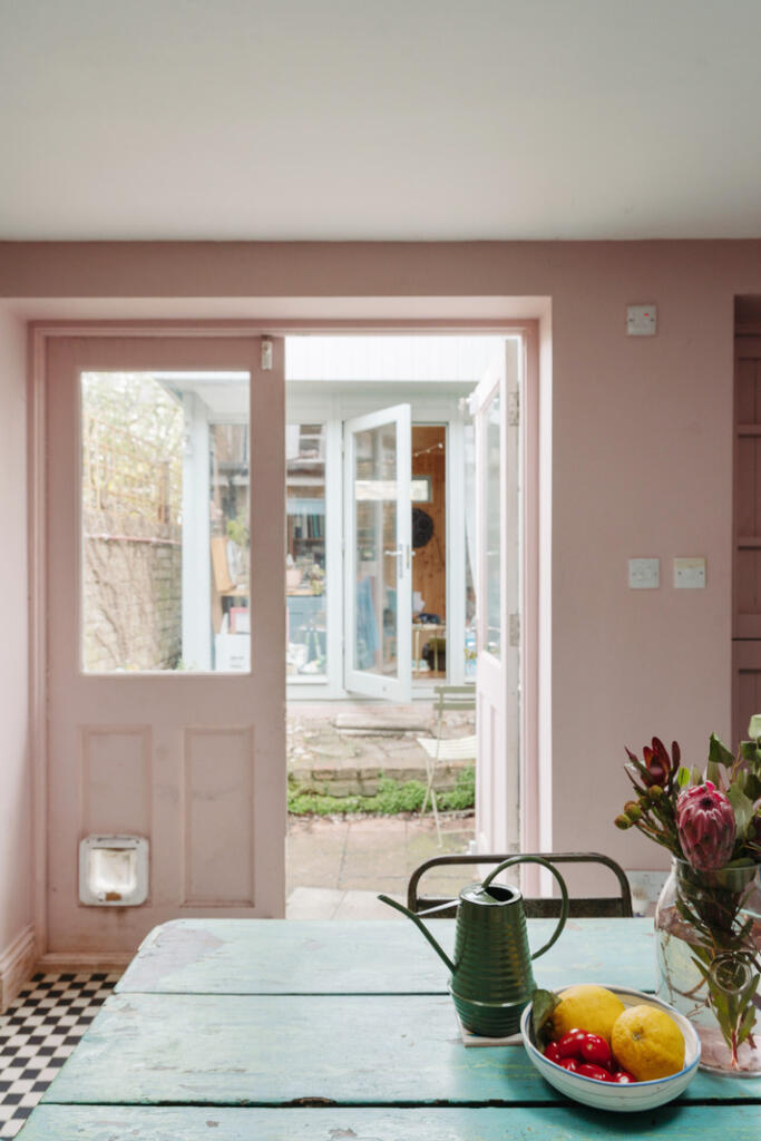 278605 - CHRISTCHURCH-ROAD-SW14-017.jpg