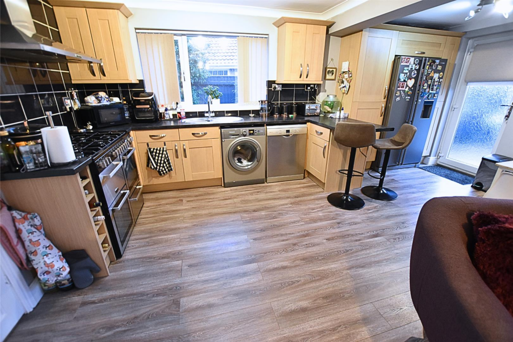 LIVING KITCHEN DINER