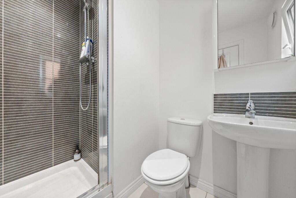 En-suite bedroom 1