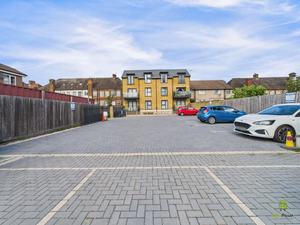 CAM03779G0-PR0291-STILL015