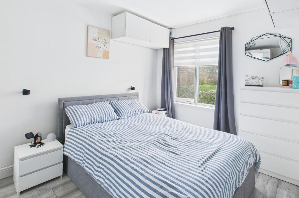 CAM02545G0-PR0354-STILL001