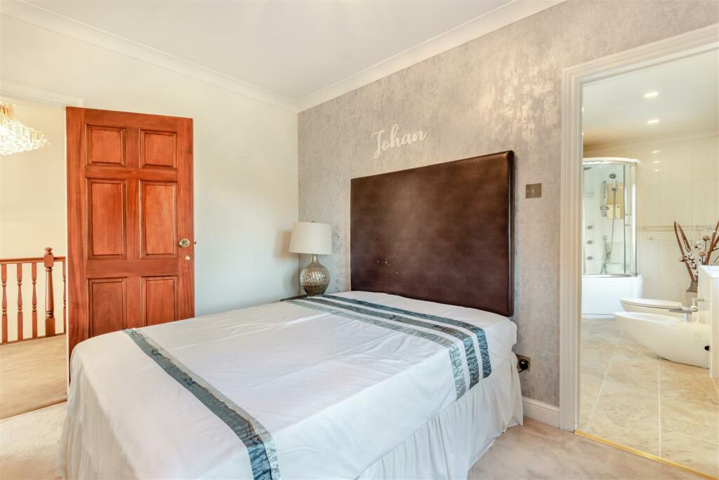 8539729-interior26.jpg