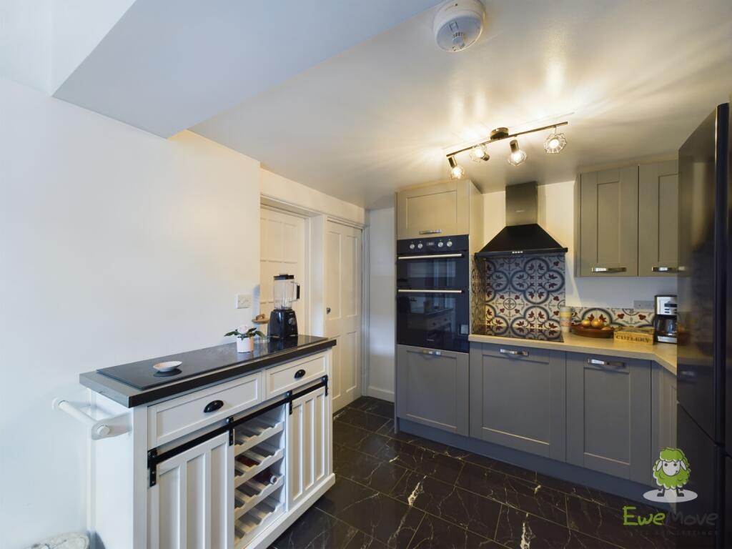 CAM01543G0-PR0097-STILL017