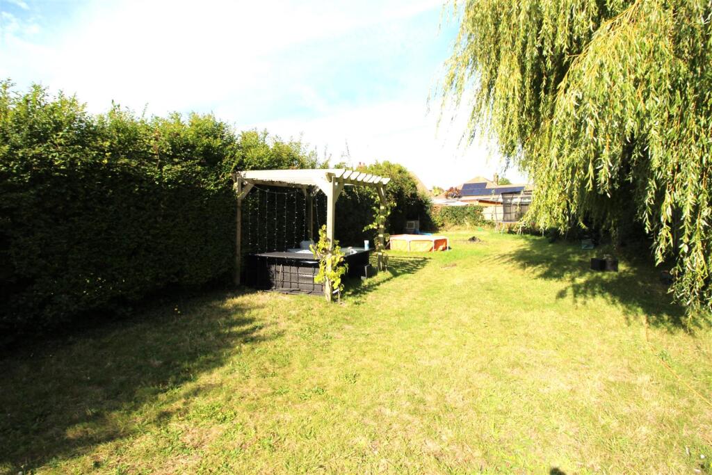 rear gdn 2 pic.JPG