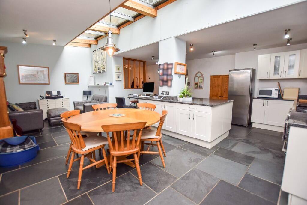 Kitchen/diner/family