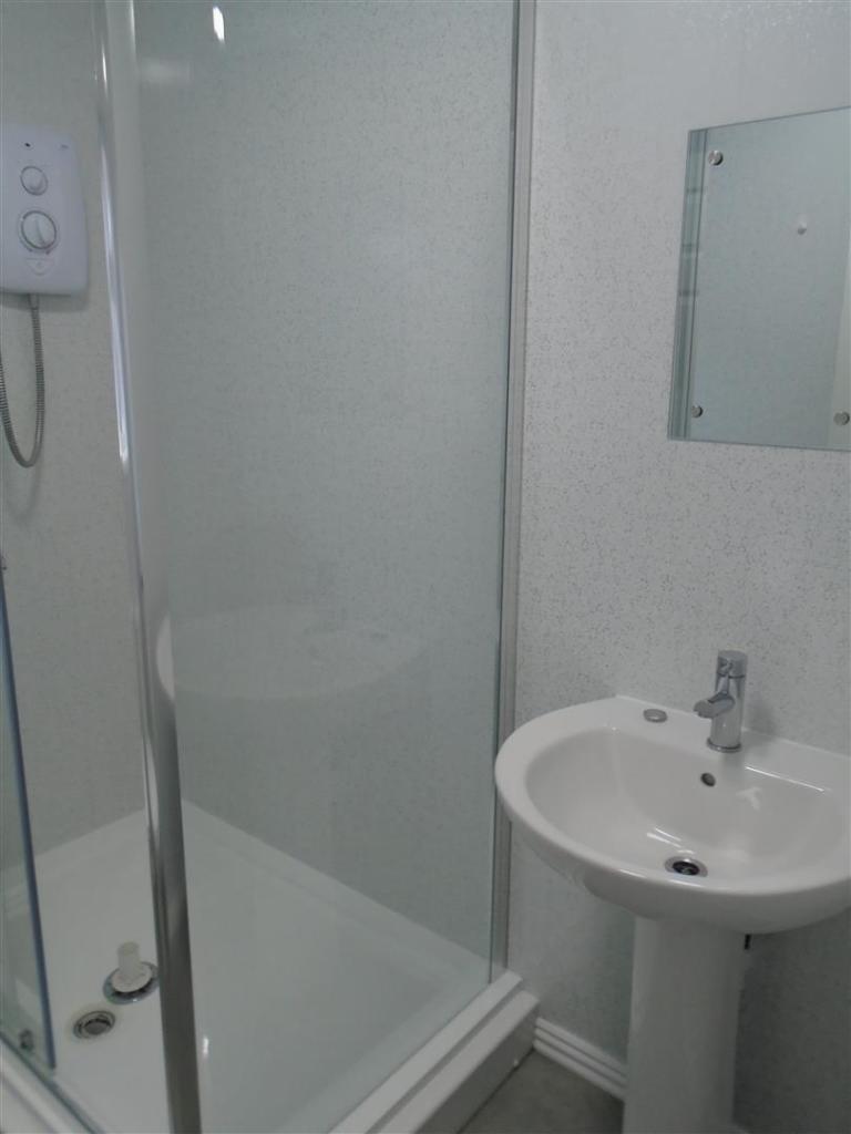 Shower Room (1).JPG