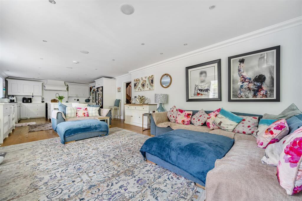 Hillgrove Family Room.jpg